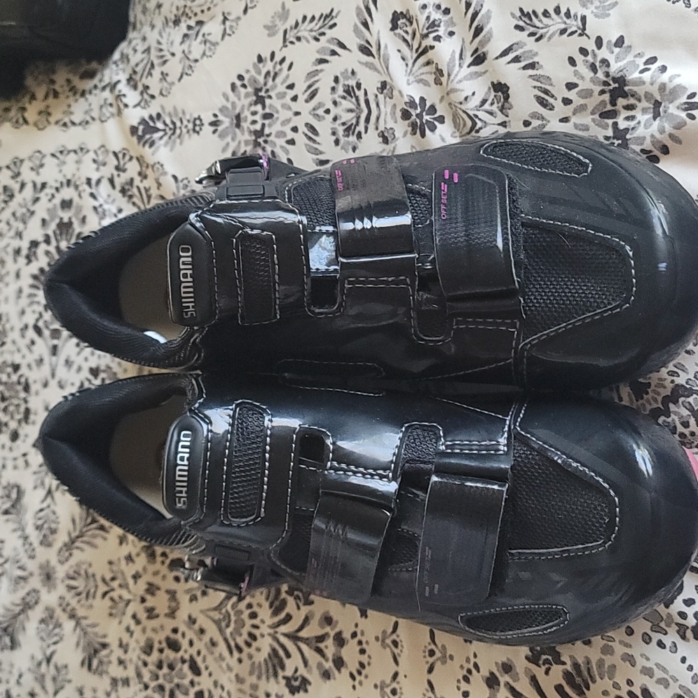 Bike pedal shoes